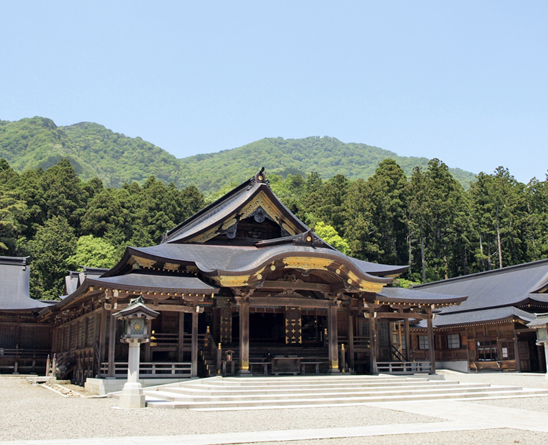 弥彦神社